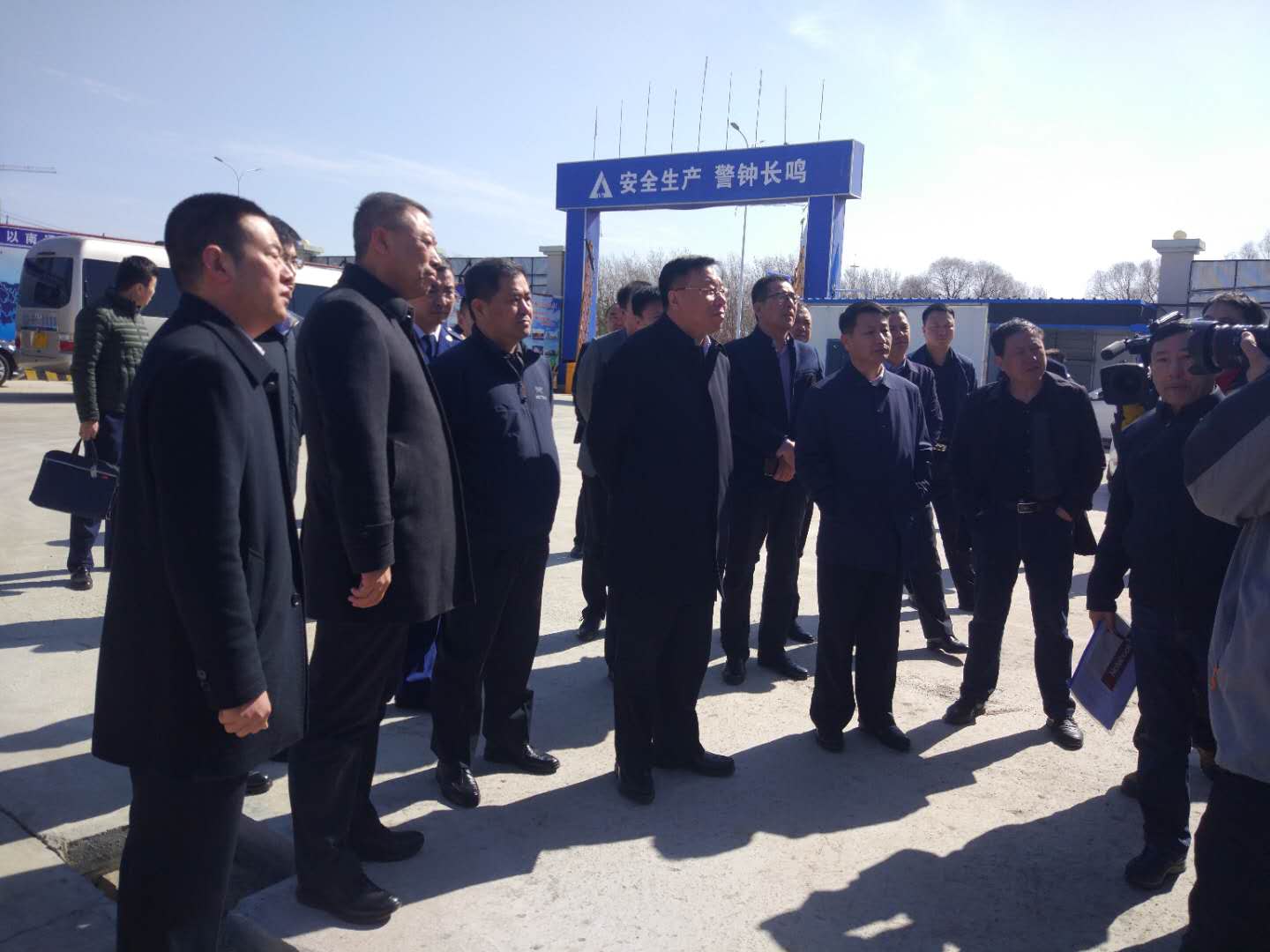 县委副书记,县长李勰同志到政务大厅公安窗口调研"一窗通办"改革工作
